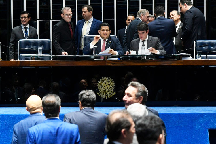 Senado aprova criação do Programa Médicos pelo Brasil