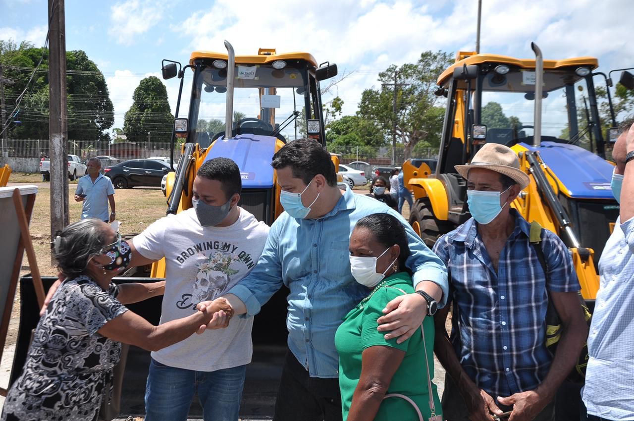 Com trabalho do senador Davi, municípios do Amapá recebem 78 máquinas e equipamentos