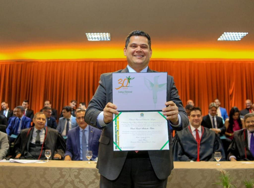 Diplomado para o 2º mandato no Senado