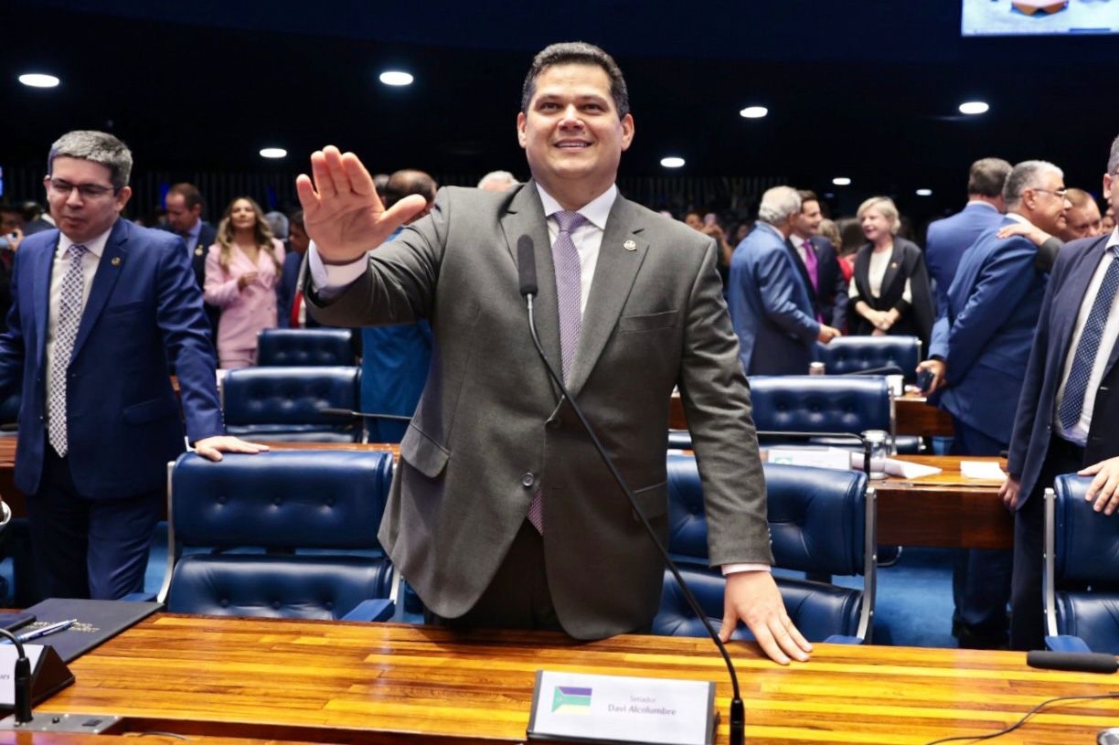 Alcolumbre diz que foco do 2º mandato será diminuição das desigualdades e melhoria da saúde pública do Amapá