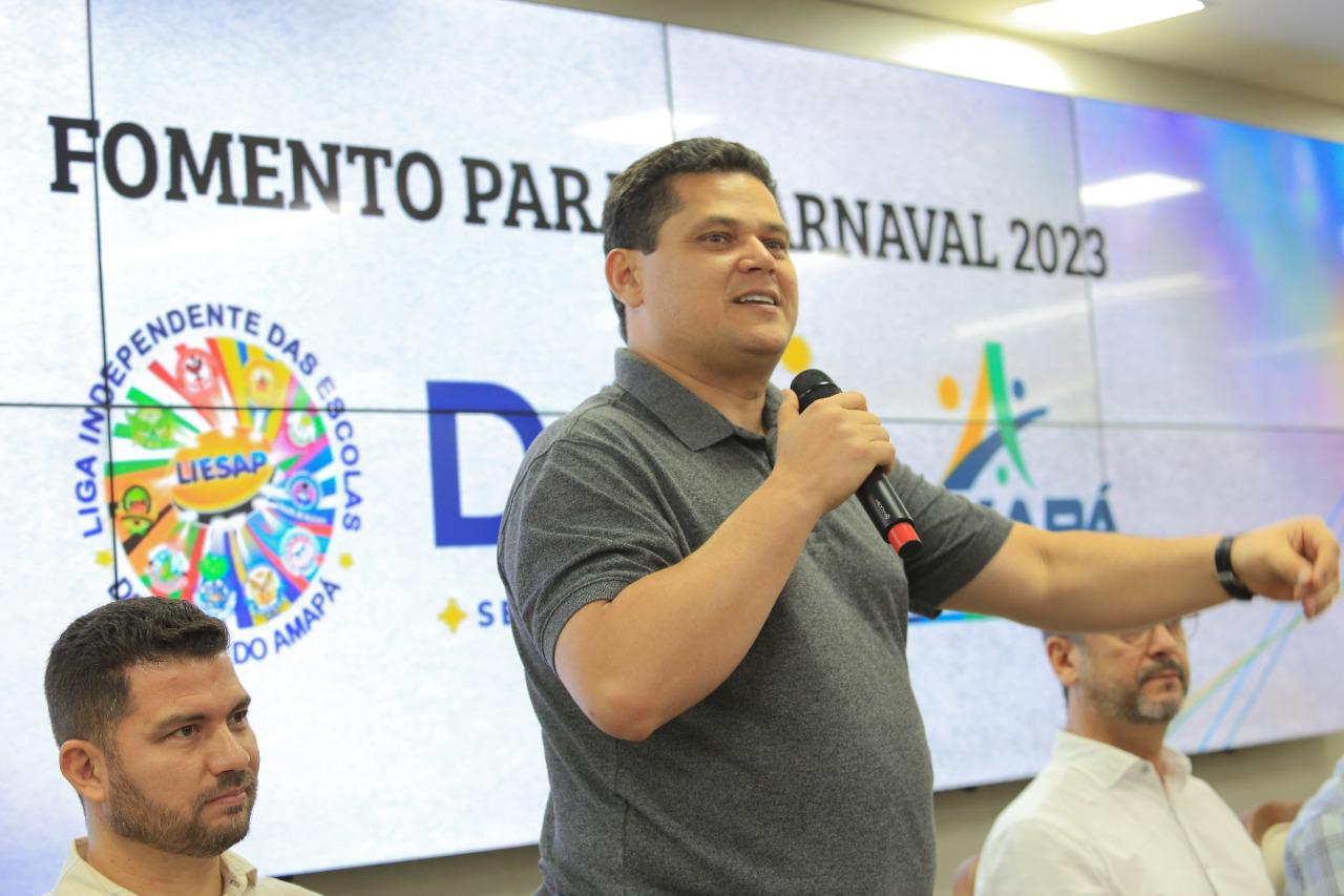 Senador Davi comemora retorno do carnaval e ressalta que festa impulsiona economia e turismo no estado