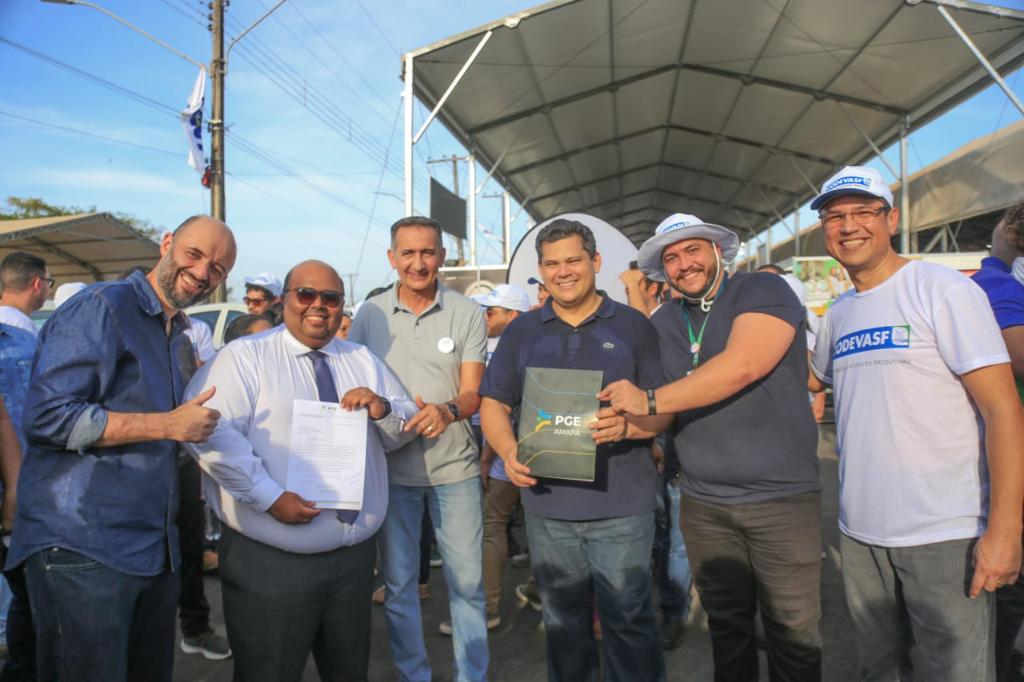 Com emenda do senador Davi, Codevasf entrega 22 picapes para o Governo do Amapá