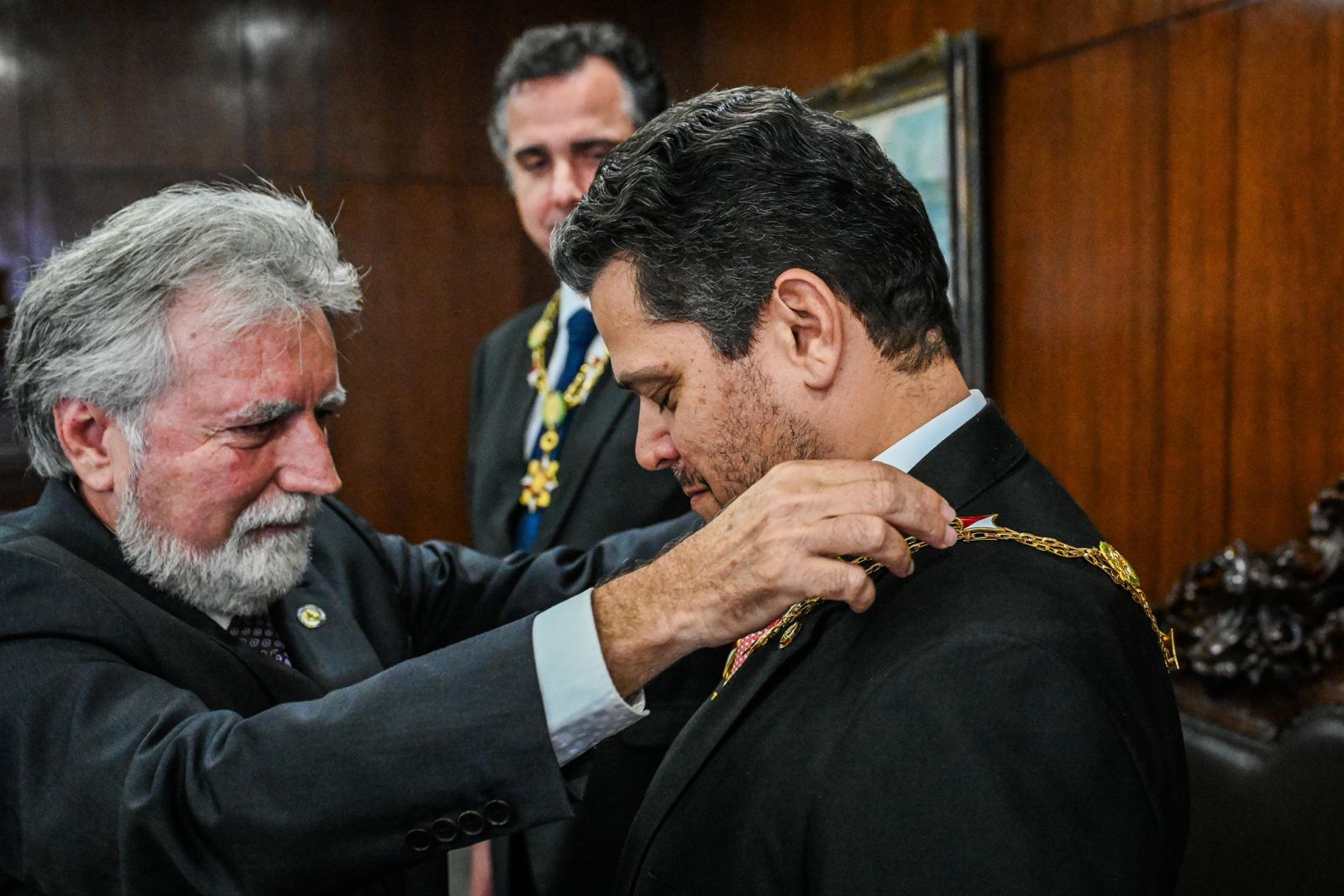 Davi Alcolumbre recebe mais alta condecoração do Tribunal de Justiça do DF e Territórios por serviços prestados ao Judiciário