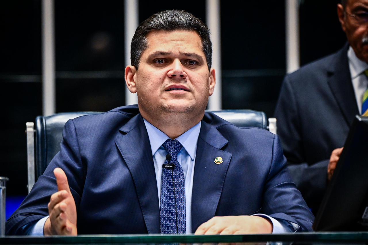 Davi Alcolumbre celebra avanço histórico no licenciamento ambiental para exploração na Foz do Amazonas