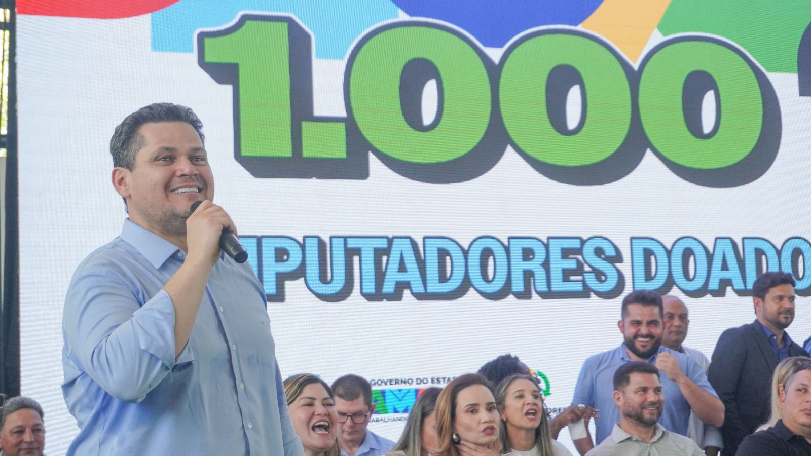 Davi sobre maior entrega de computadores a escolas públicas do AP: “Estamos entregamos futuro, oportunidades e inclusão digital