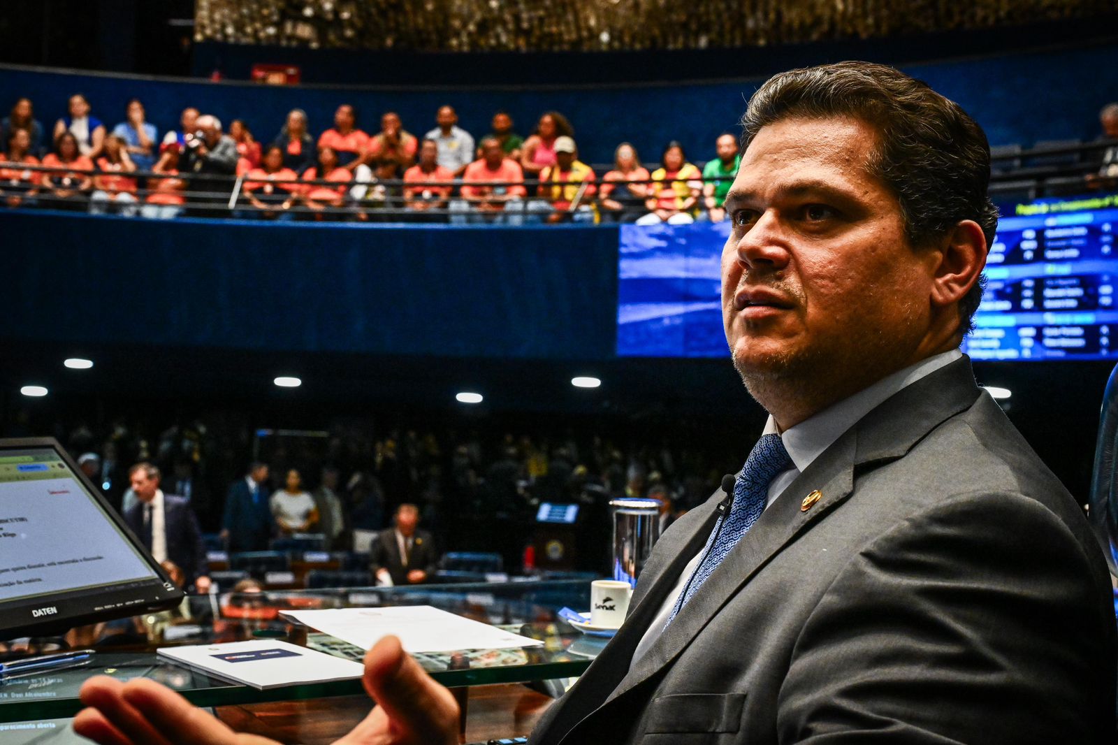 Com apoio do presidente Davi, aposentadoria especial para agentes de saúde é aprovada no Senado