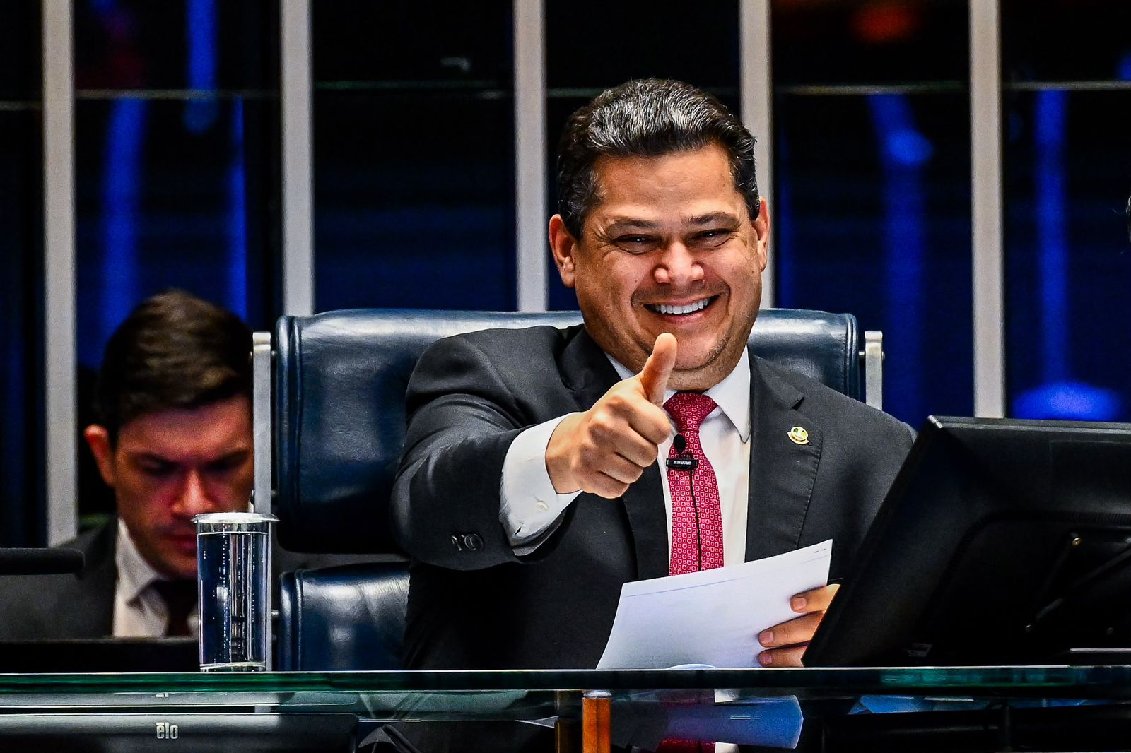 Após articulação de Davi, CCJ da Câmara aprova PEC que concede direitos a servidores de ex-Territórios