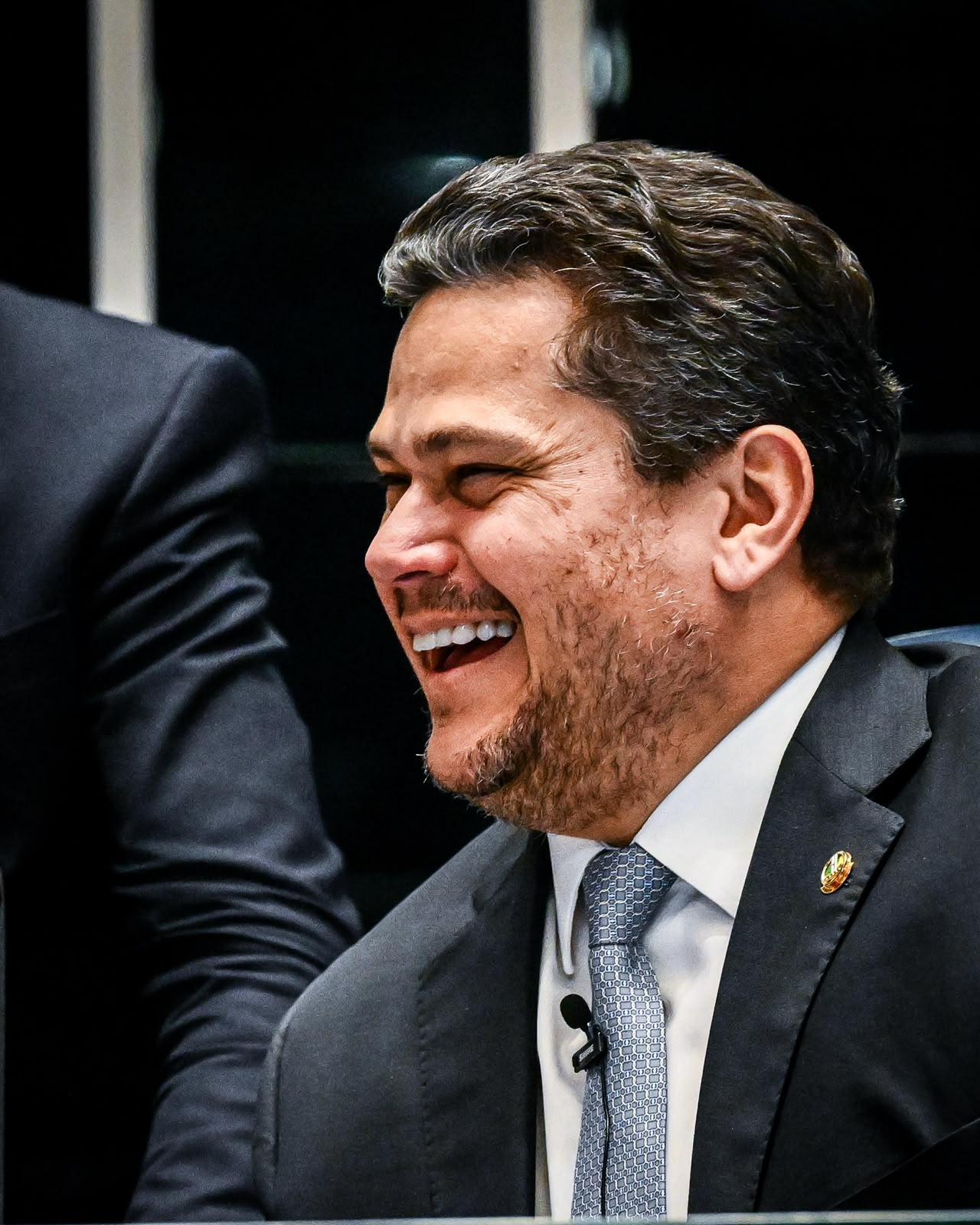 Davi inclui PEC do fim da escala 6×1 na pauta do Plenário de terça-feira
